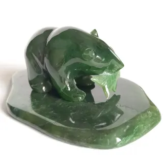 Scultura Orso Grizzly in Giada Nefrite