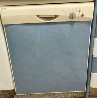 Lavavajillas LYN azul y blanco