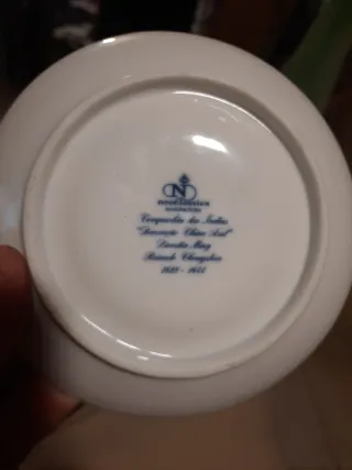 Tazas y platos porcelana neoclassica manufactura