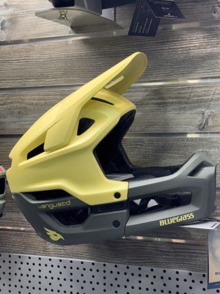 Casco Bluegrass Vanguard Verde Lima Mate M