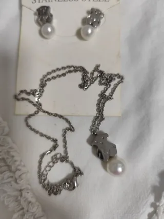 Conjunto collar y pendientes tipo tous