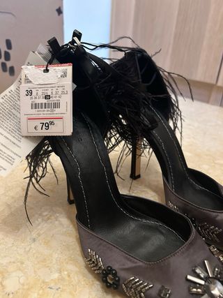 Zapatos Zara Tacón Pedrería y Plumas Talla 39