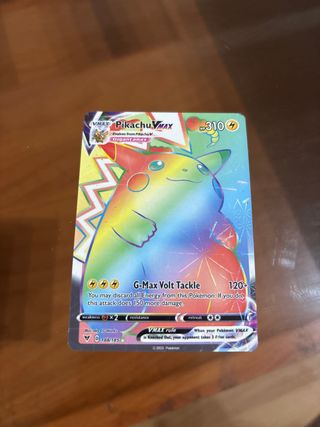 Carta Pokémon Pikachu VMAX Gigantamax