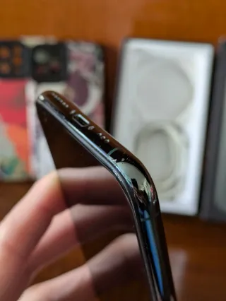 iPhone 11 Pro Verde + Accessori