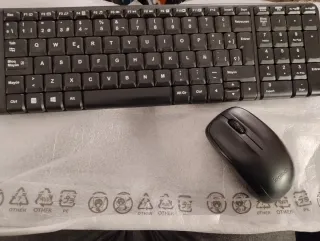 Teclado y Ratón Logitech MK220