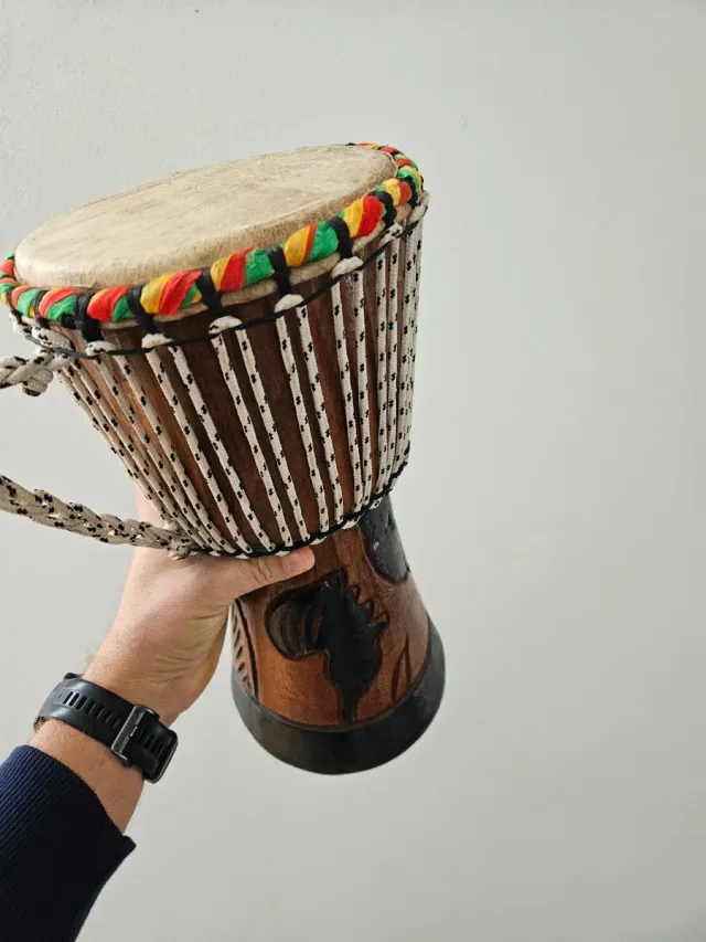 Djembe pequeño como nuevo