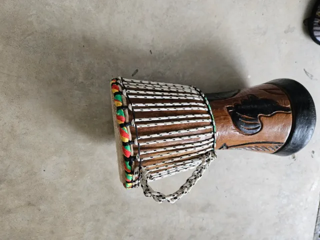 Djembe pequeño como nuevo