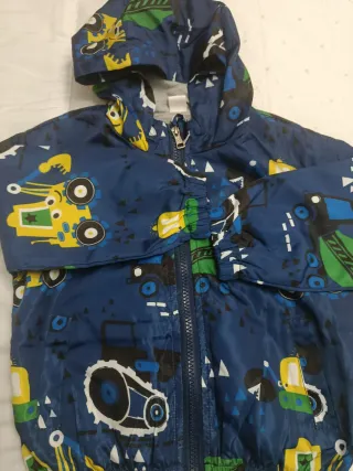 Chaqueta infantil con estampado de excavadoras