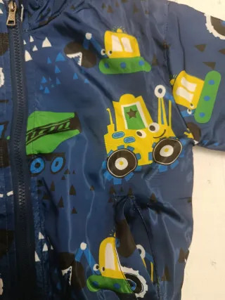 Chaqueta infantil con estampado de excavadoras