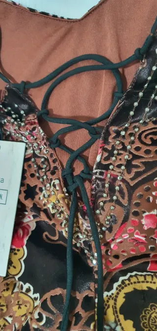 Vestido Bershka terciopelo con pedrería