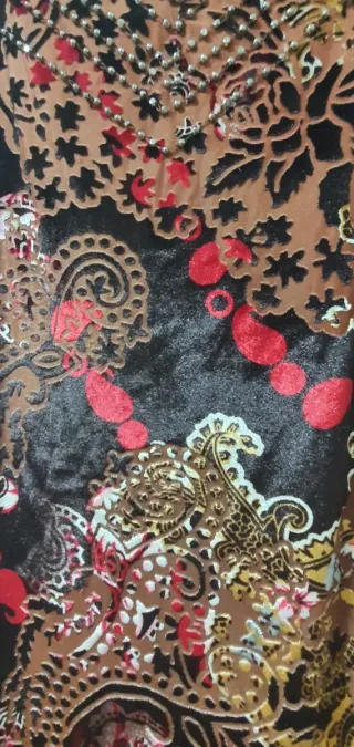 Vestido Bershka terciopelo con pedrería