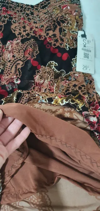 Vestido Bershka terciopelo con pedrería
