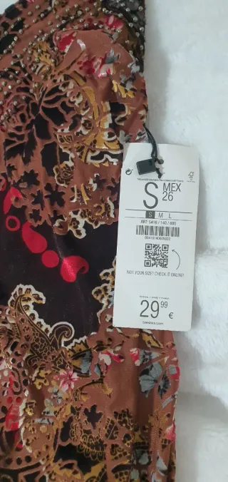 Vestido Bershka terciopelo con pedrería