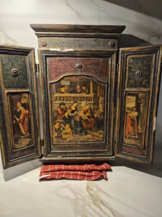 Tríptico religioso antiguo madera