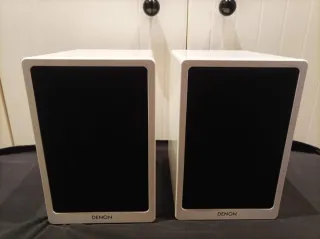 Altavoces Denon Pequeños Blancos
