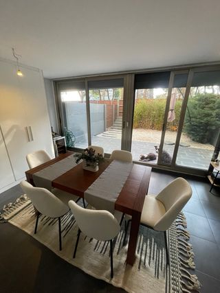 Mesa de comedor de madera con 6 sillas Banak