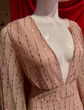 Vestido largo beige con destellos dorados Griego