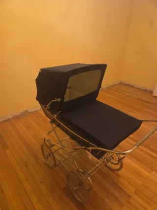 Carrito de bebé antiguo