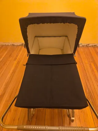 Carrito de bebé antiguo