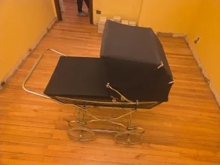 Carrito de bebé antiguo