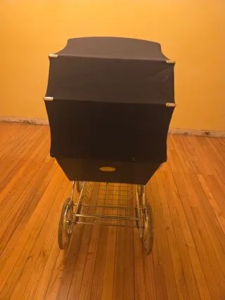 Carrito de bebé antiguo