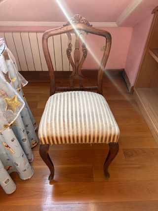 Silla de madera tapizada. Acepto ofertas