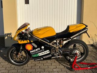 Ducati 748 racetrack- Moto de circuito
