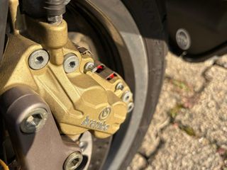 Ducati 748 racetrack- Moto de circuito