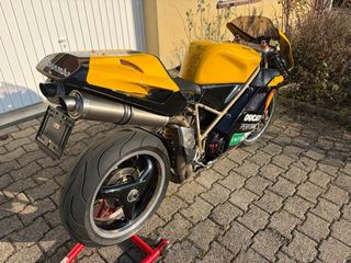 Ducati 748 racetrack- Moto de circuito