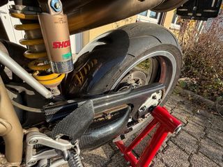 Ducati 748 racetrack- Moto de circuito