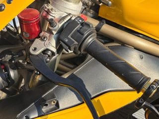 Ducati 748 racetrack- Moto de circuito