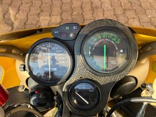 Ducati 748 racetrack- Moto de circuito