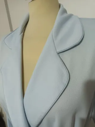 Bata de mujer celeste