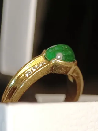 Anillo Oro 18kl con Esmeralda y Diamantes