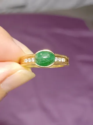 Anillo Oro 18kl con Esmeralda y Diamantes