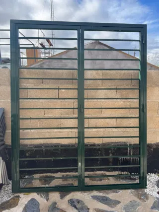 Reja de puerta extensible tipo tijera