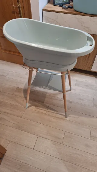 Bañera bebé con patas madera