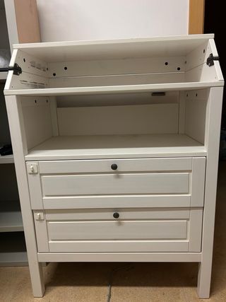 Cómoda cambiador bebé, model Sundvik Ikea