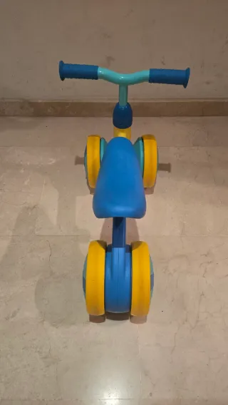 Triciclo/Correpasillos Gonex