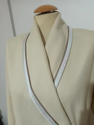 Bata beige mujer lazo