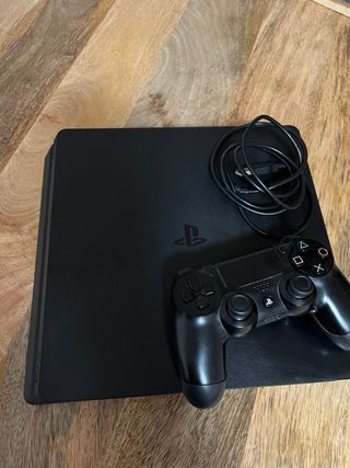 PS4 + Mando + 6 Juegos