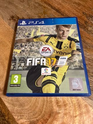 PS4 + Mando + 6 Juegos