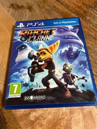PS4 + Mando + 6 Juegos