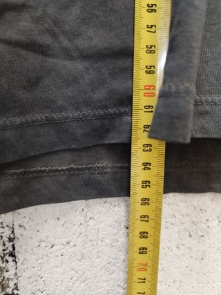 Camiseta Desigual gris con estampado