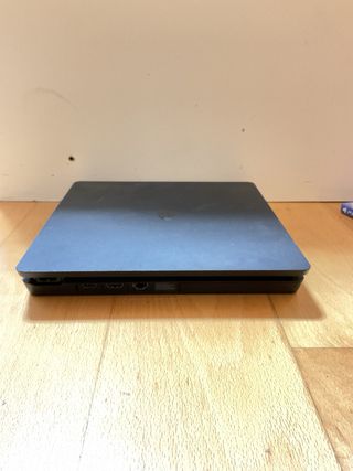 PS4 Slim Negra + Mando + 3 Juegos