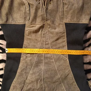 Vestito in pelle scamosciata grigio