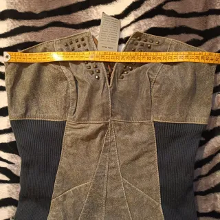 Vestito in pelle scamosciata grigio