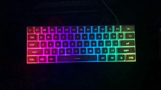 Teclado de membrana Compacto 61 Teclas RGB