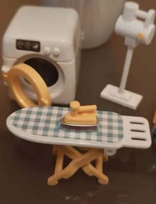 Mini lavandería para muñecos tamaño Sylvanian