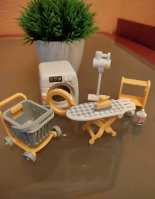 Mini lavandería para muñecos tamaño Sylvanian
